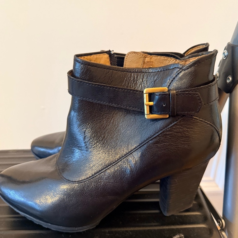 Easy Spirit Black Ankle bootie size 8.5 with gold Buckle detail and side zip